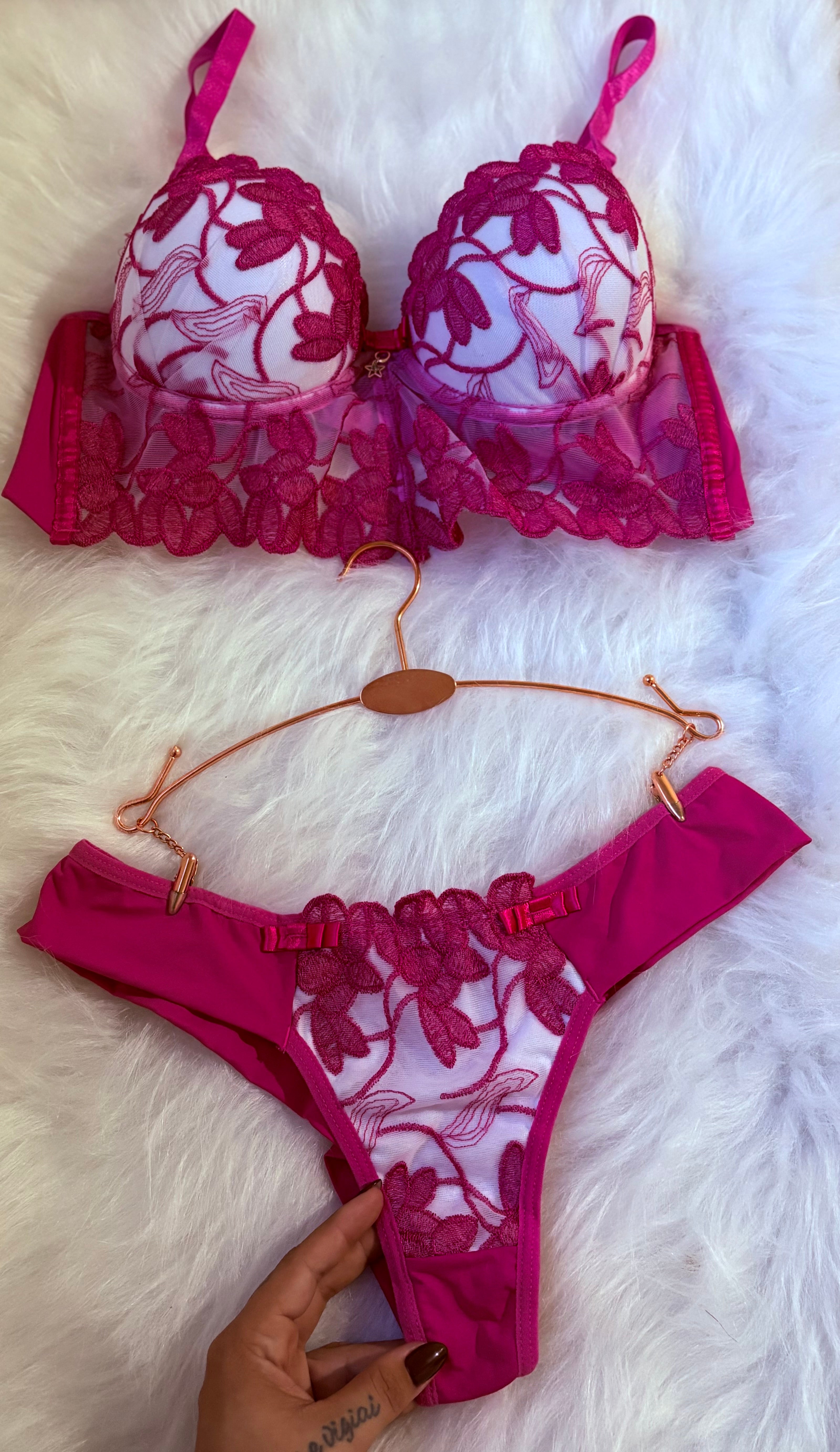 Conjunto em renda pink/branco ✨